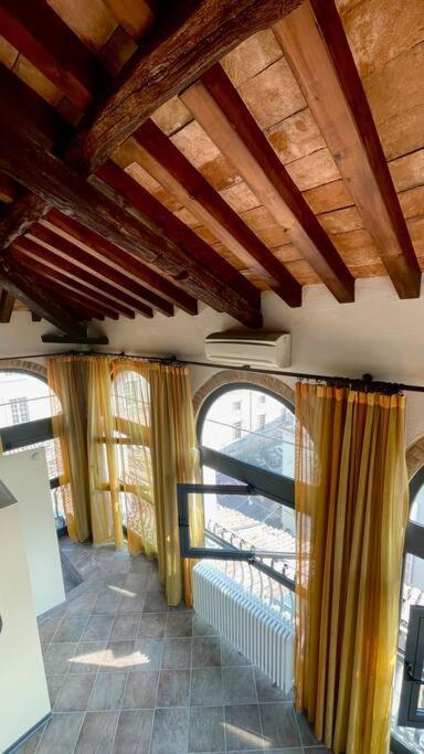 Altana - Loft Sulla Citta Lägenhet Parma Exteriör bild