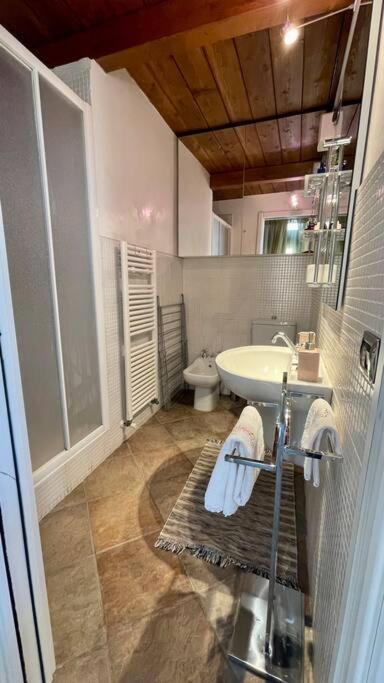 Altana - Loft Sulla Citta Lägenhet Parma Exteriör bild